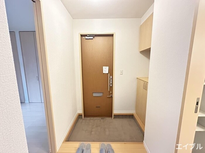 物件内観写真13　(玄関)