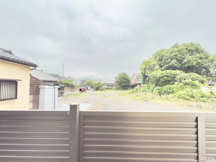 物件内観写真11　(室内からの展望)