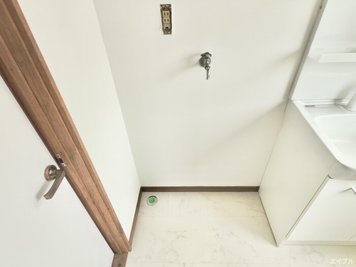 物件内観写真14　(洗濯機置場)