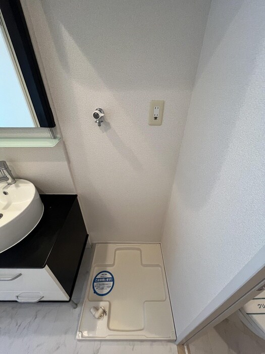 物件内観写真14　(洗濯機置場)