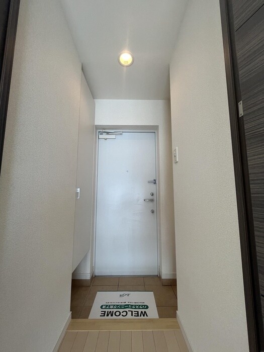 物件内観写真18　(玄関)