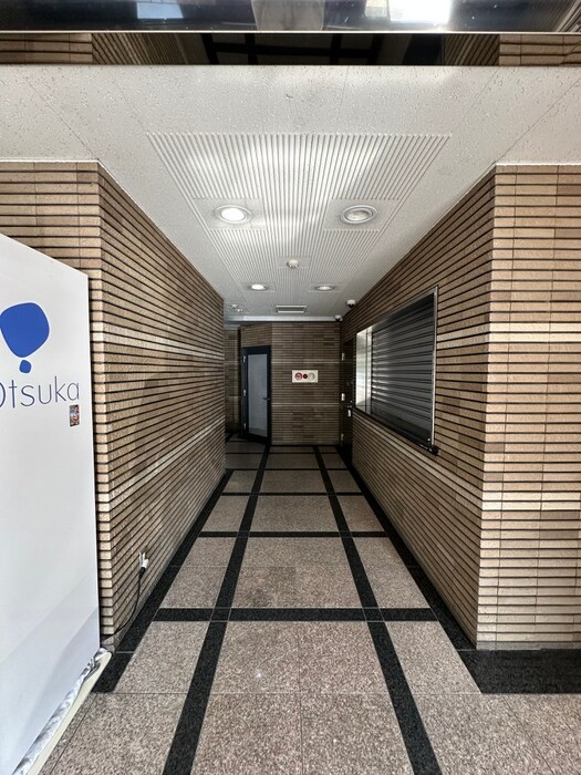 物件外観写真6　(エントランス部分)