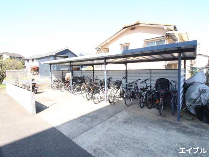 物件外観写真5　(駐輪場)