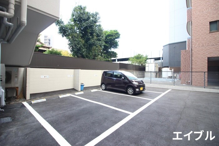 物件外観写真4　(駐車場)