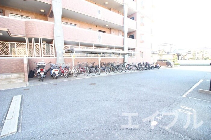 物件外観写真5　(駐輪場)