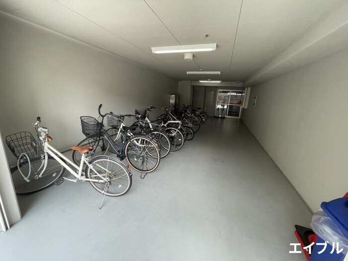物件外観写真3　(駐輪場)