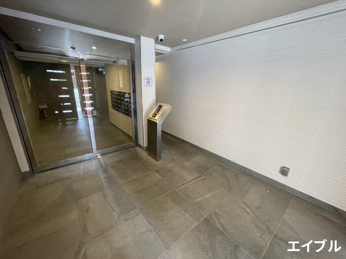 物件外観写真5　(エントランス部分)