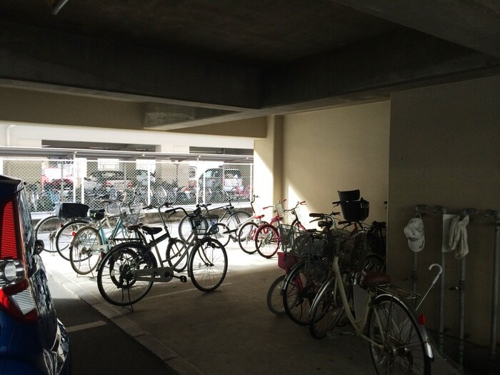 物件外観写真6　(駐輪場)