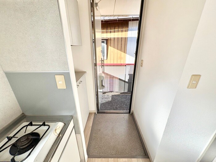 物件内観写真11　(玄関)