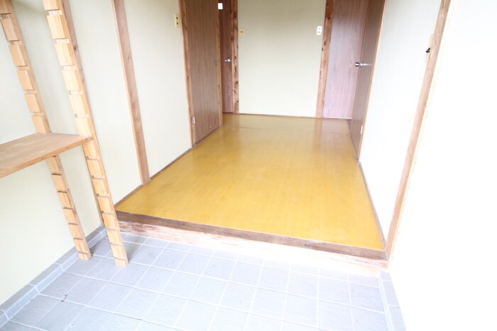 物件内観写真5　(玄関)