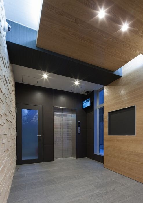 物件外観写真6　(エントランス部分)