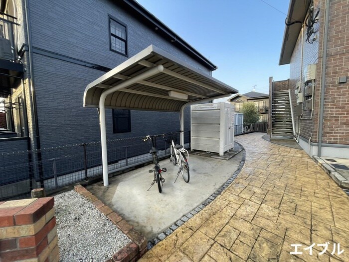 物件外観写真3　(駐輪場)