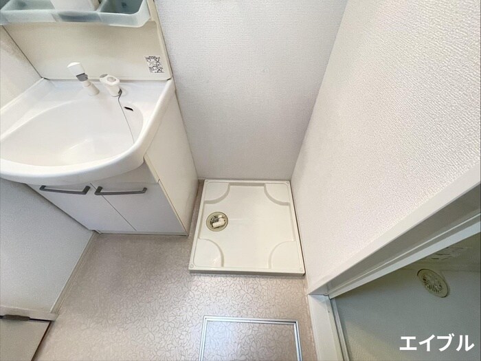 物件内観写真10　(洗濯機置場)