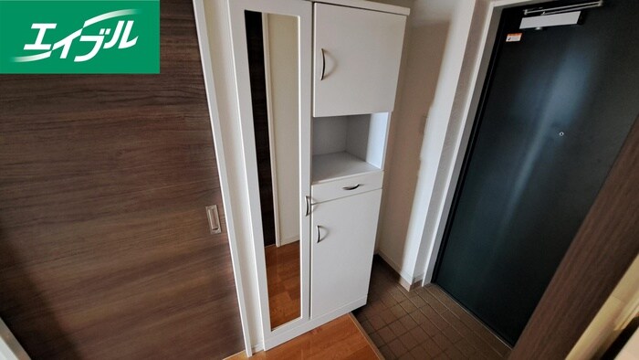 物件内観写真13　(玄関)