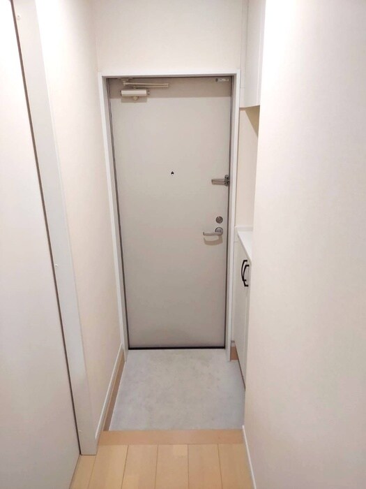 物件内観写真7　(玄関)