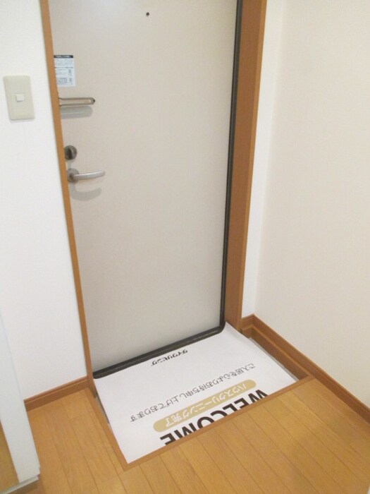 物件内観写真8　(玄関)