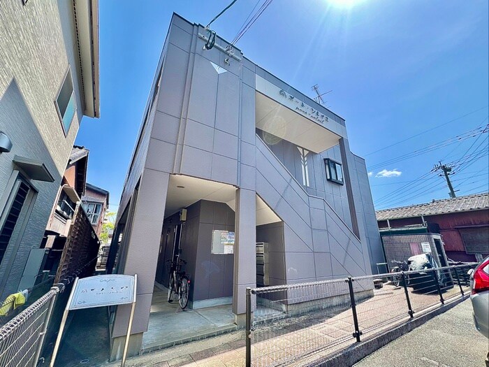 物件外観写真1　(外観写真)