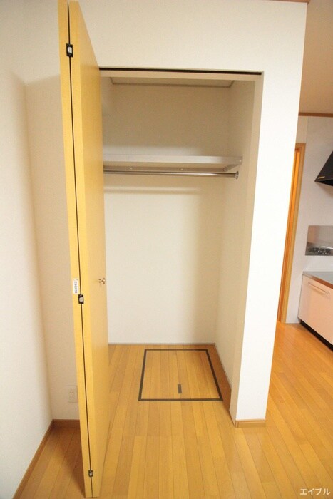 物件内観写真15　(収納)