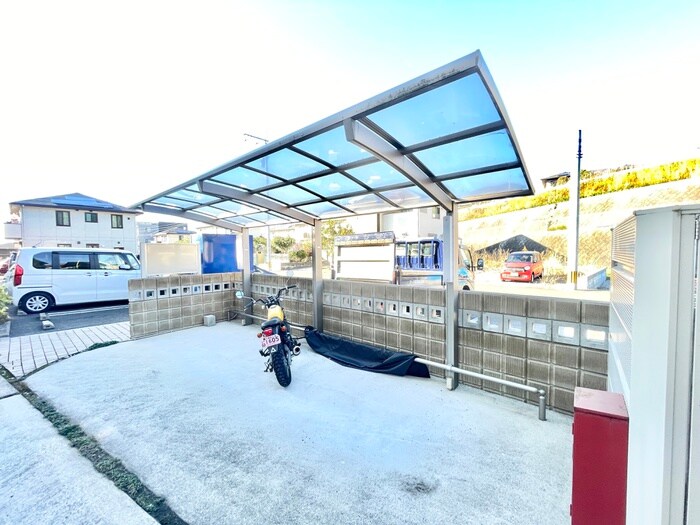 物件外観写真3　(駐輪場)