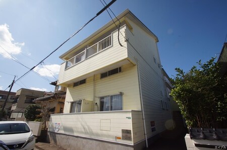 ラッキー和白外観写真