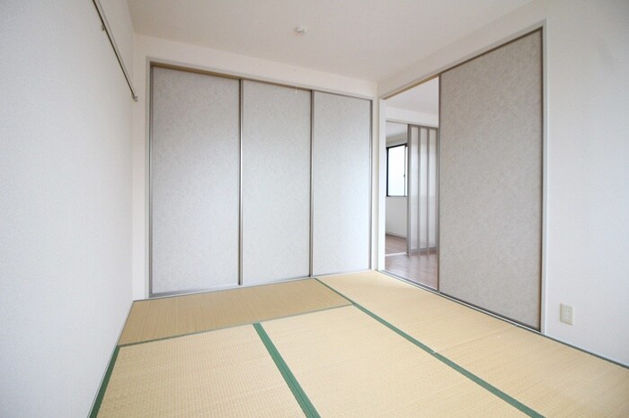 物件内観写真6　(居室)