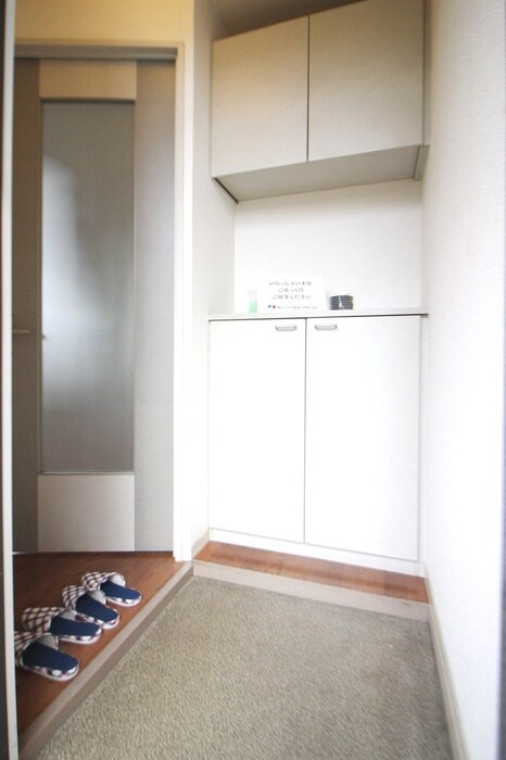 物件内観写真14　(玄関)