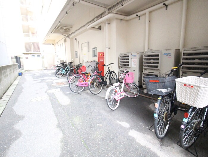 物件外観写真3　(駐輪場)