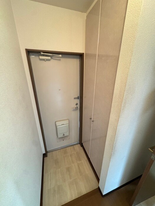 物件内観写真8　(玄関)