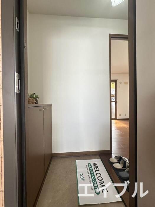 物件内観写真12　(玄関)