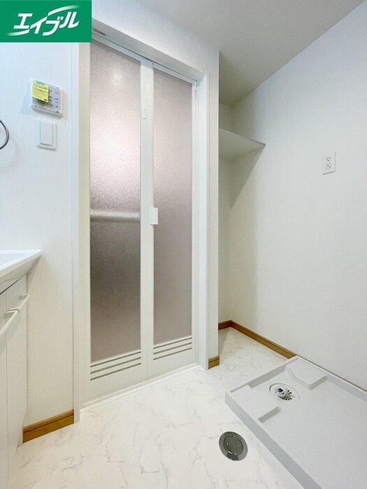 物件内観写真21　(洗濯機置場)