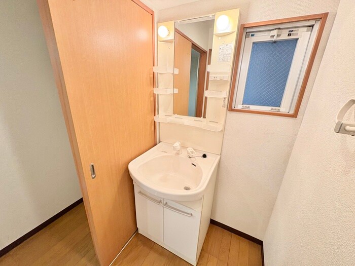 物件内観写真13　(洗面)