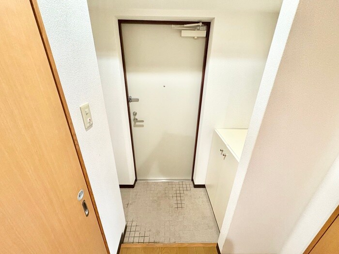 物件内観写真15　(玄関)