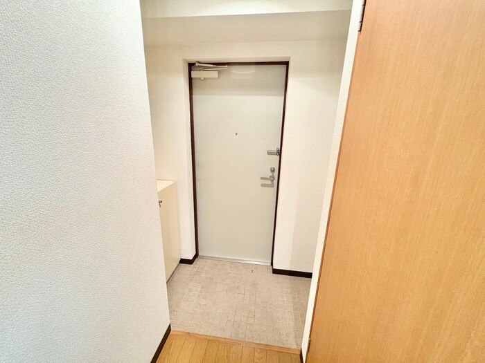物件内観写真15　(玄関)