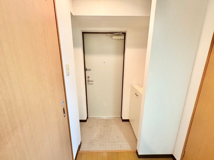 物件内観写真15　(玄関)