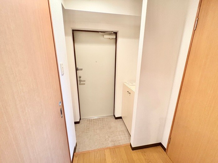 物件内観写真15　(玄関)