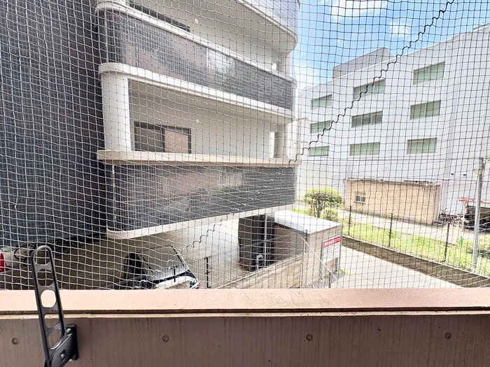 物件内観写真17　(室内からの展望)