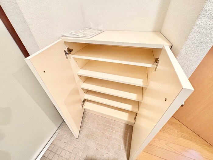 物件内観写真17　(靴箱)