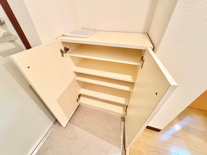 物件内観写真17　(靴箱)