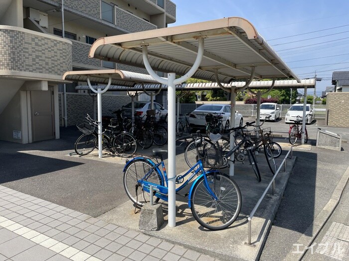 物件外観写真5　(駐輪場)