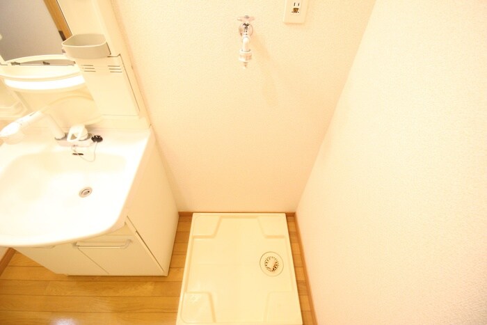 物件内観写真14　(洗濯機置場)