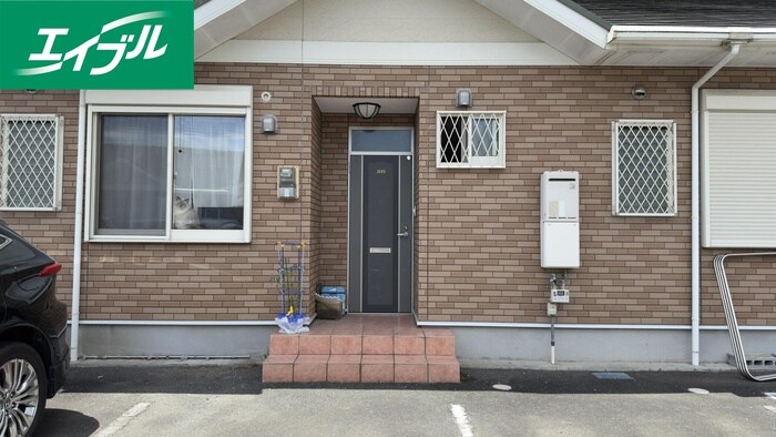 物件外観写真4　(エントランス部分)