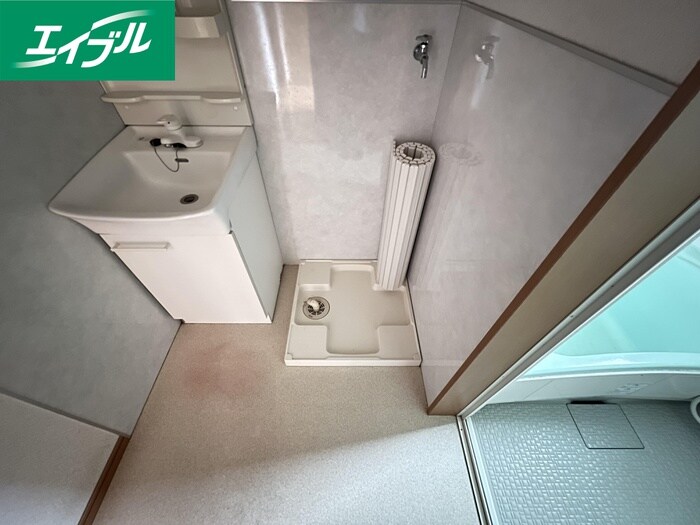 物件内観写真15　(洗濯機置場)