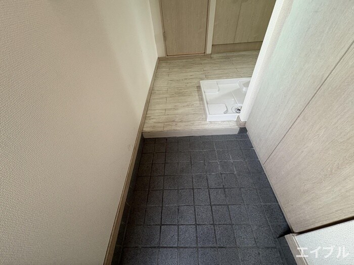 物件内観写真15　(玄関)