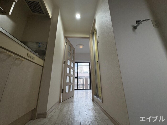 物件内観写真16　(廊下)