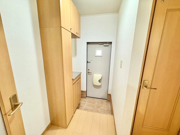 物件内観写真15　(玄関)