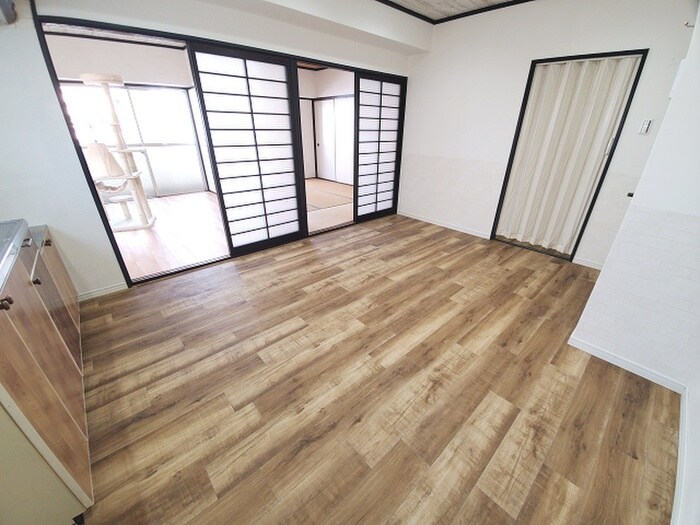 物件内観写真4　(居室)