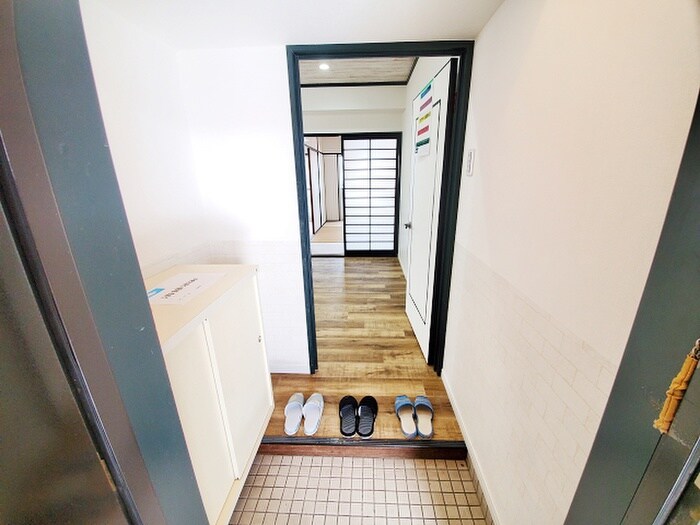 物件内観写真7　(玄関)