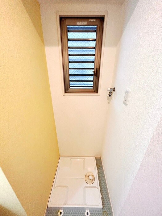 物件内観写真14　(洗濯機置場)