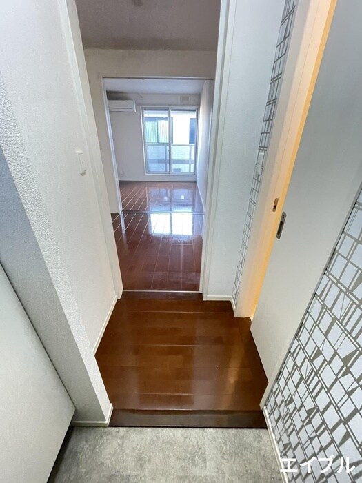 物件内観写真17　(玄関)