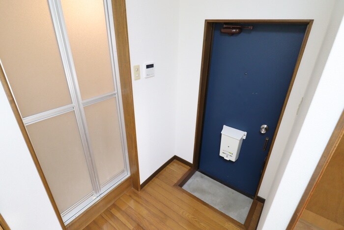 物件内観写真11　(玄関)